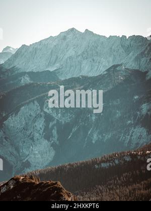Vista dal Monte Alpspitze, Germania. Foto Stock