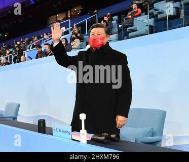 Pechino, Cina. 13th Mar 2022. Il presidente cinese Xi Jinping Waves durante la cerimonia di chiusura dei Giochi Paralimpici invernali di Pechino 2022 allo Stadio Nazionale di Pechino, capitale della Cina, 13 marzo 2022. Credit: Xie Huanchi/Xinhua/Alamy Live News Foto Stock