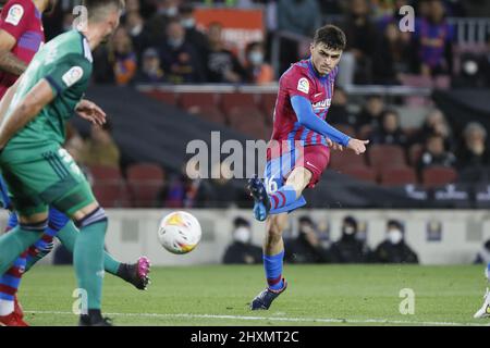 Barcellona, Spagna. 13th Mar 2022. Pedri (16 FC Barcellona) durante la partita LaLiga Santander tra Barcellona e Osasuna allo stadio Camp Nou di Barcellona, Spagna. Rafa Huerta/SPP Credit: SPP Sport Press Photo. /Alamy Live News Foto Stock