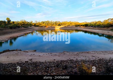 Diga di Karalee Rocks, bacino idrografico, Karalee, Australia Occidentale Foto Stock