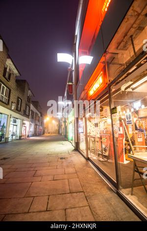 Friary Street di notte Guildford Surrey England Europe Foto Stock