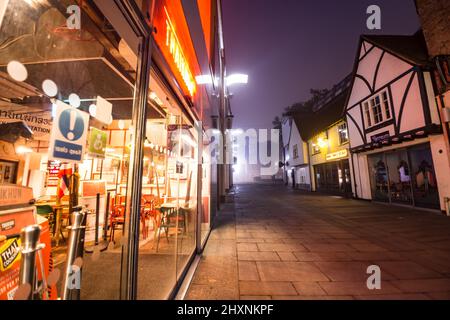 Friary Street di notte Guildford Surrey England Europe Foto Stock