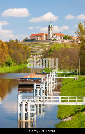 Castello di Melnik con fiume Moldava, Repubblica Ceca Foto Stock