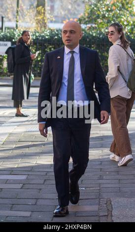 Londra, Inghilterra, Regno Unito. 14th Mar 2022. Il Segretario di Stato britannico per la Salute e l'assistenza sociale SAJID JAVID è visto a Westminster dopo aver competuto i media intorno. (Credit Image: © Tayfun Salci/ZUMA Press Wire) Foto Stock