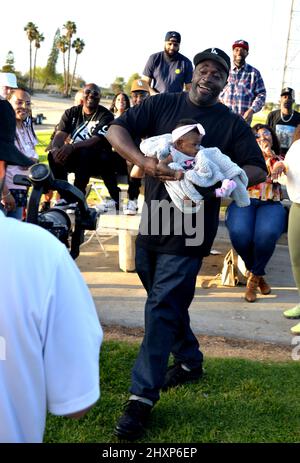 Los Angeles, CA. 13th Mar 2022. Talent on location at Glaces Malone and LA Giantz music video "la Società II" spara all'Hollydale Regional Park il 13 marzo 2022 a South Gate, California. Credit: Koi Sojer/Snap'n U Photos/Media Punch/Alamy Live News Foto Stock