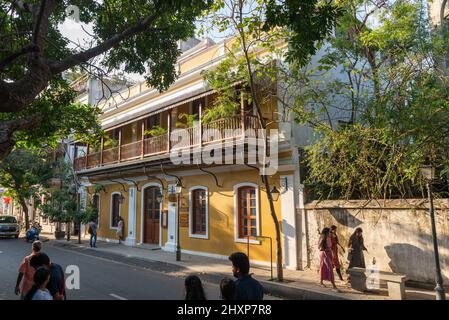 Pondicherry, India - 12 Marzo 2022: Palais de Mahe, hotel in Bussy Street. Foto Stock