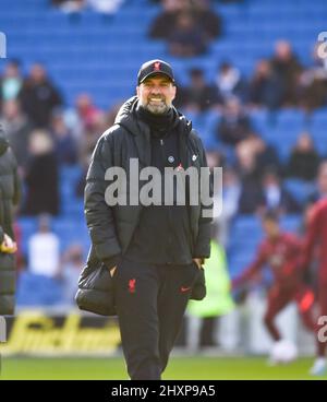 Jurgen Klopp il Liverpool manager prima della partita della Premier League tra Brighton e Hove Albion e Liverpool all'American Express Stadium , Brighton , UK - 12th marzo 2022 solo per uso editoriale. Nessun merchandising. Per le immagini Football si applicano restrizioni fa e Premier League inc. Nessun utilizzo di Internet/cellulare senza licenza FAPL - per i dettagli contattare Football Dataco Foto Stock