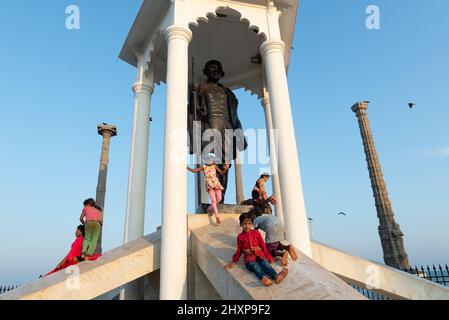 Pondicherry, India - 12 marzo 2022: Statua di Gandhi sulla passeggiata in riva al mare. Foto Stock