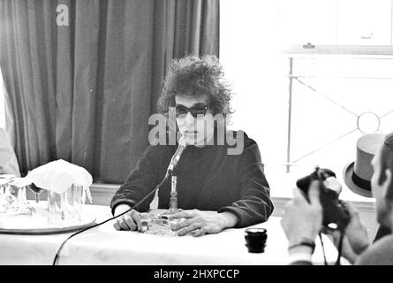 BOB DYLAN musicista folk americano al Savoy Hotel di Londra, nel maggio 1966. Foto: Tony Gale Foto Stock