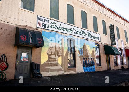 Selma, Alabama, USA-1 marzo 2022: Esterno dell'Africa antica, l'Enslavement e il Museo della Guerra civile nel distretto storico di Selma, Alabama. Foto Stock