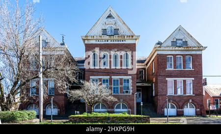 Selma, Alabama, USA-1 marzo 2022: Edificio storico della Dallas Academy costruito nel 1889. Originariamente una scuola privata per la weathy di Selma, Dallas Adademy tardi Foto Stock