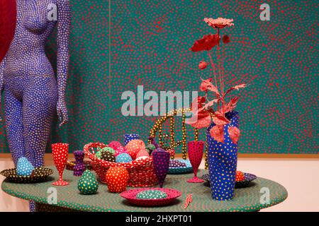 Mostra di Yayoi Kusama al Museo d'Arte di Tel Aviv il 26 2022 gennaio Foto Stock