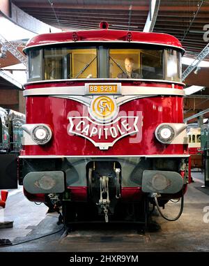 Francia, Mulhouse, Bas Rhin, la Cité du Train, la locomotiva elettrica del treno le Capitole che collega Parigi a Tolosa. Foto Stock