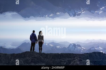 Fantasy Adventure composito di coppie che tengono le mani sulla cima della montagna Foto Stock