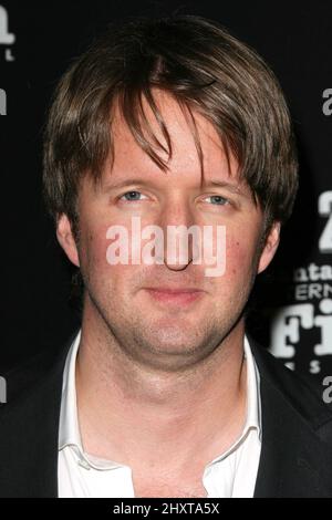 Tom Hooper ad un evento in cui Geoffrey Rush è stato premiato con il Premio Montecito al Festival Internazionale del Film di Santa Barbara 26th, tenutosi all'Arlington Theatre di Santa Barbara, California. Foto Stock