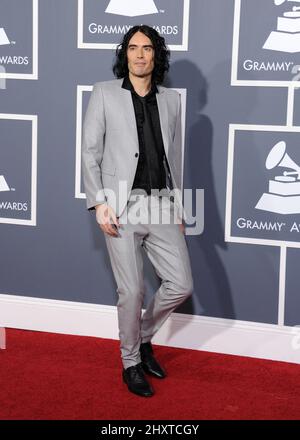 Russell Brand arriva al Grammy Awards 53rd che si tiene presso lo Staples Center di Los Angeles, California Foto Stock