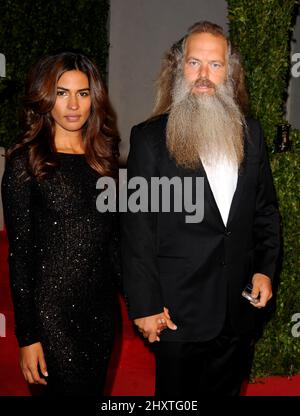 Rick Rubin e ospite che partecipa al Vanity Fair Oscar Party 2011, ospitato da Graydon carter presso il Sunset Tower Hotel di Los Angeles, USA. Foto Stock