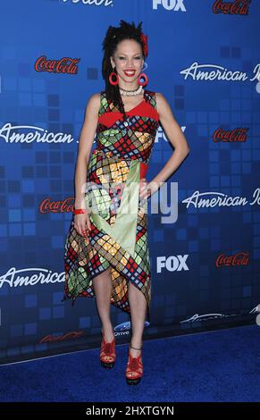 Naima Adedapo all'American Idol Season 10 Top 13 Finalists Party tenuto sul tetto al Grove di Los Angeles, CA. Foto Stock