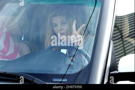 7 marzo 2011 Los Angeles, CA. Kirstie Alley Celebrity Sighting - Kirstie Alley lasciando 'DWTS' pratica **non Pap Exclusive** Foto Stock