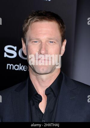 Aaron Eckhart partecipa alla prima "Battle: Los Angeles" che si tiene al Regency Village Theatre di Los Angeles, USA. Foto Stock