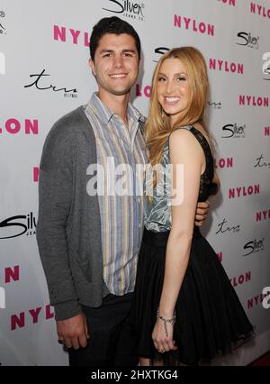 Ben Nemtin e Whitney Port durante IL party di edizione del 12th anniversario DELLA RIVISTA NYLON con il cast 'Cucker Punch' tenuto a Tru Hollywood, California Foto Stock