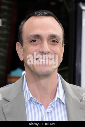 Hank Azaria durante la prima del nuovo film di Universal Pictures HOP, tenuto presso gli Universal Studios Hollywood, Los Angeles Foto Stock