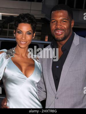 Nicole Murphy e Michael Strahan partecipano alla prima "Water for Elephants" al teatro Ziegfeld di New York, USA. Foto Stock