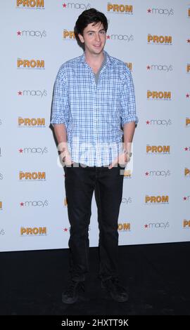 Nicholas Braun al cast 'Prom' incontra i fan dell'evento Macy's Glendale Galleria, California. Foto Stock