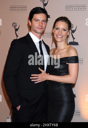 Jason Behr e KaDee Strickland all'Accademia delle Arti e delle Scienze della Televisione presentano 'i successi annuali 4th dell'Accademia della Televisione' tenuti al Beverly Hills Hotel, Beverly Hills. Foto Stock