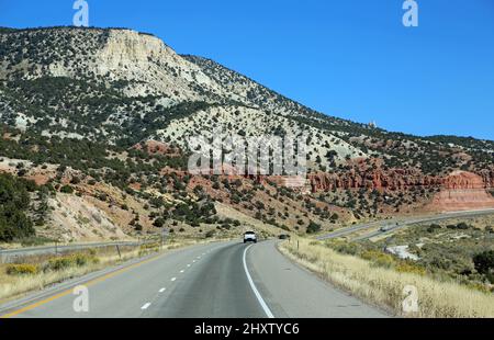 Scogliere colorate e i-70 - Utah Foto Stock