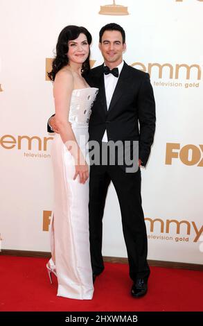 Julianna Margulies e il marito Keith Lieberthal partecipano al Primetime Emmy Awards 63rd che si tiene al Nokia Theatre L.A. a Los Angeles, California, USA. Foto Stock