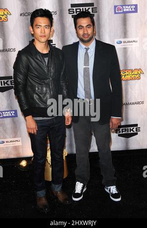 John Cho e Kal Penn durante i "Scream Awards 2011" di Spike TV, tenutisi presso gli Universal Studios Backlot di Los Angeles Foto Stock