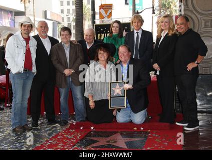 Brad Paisley, John Ratzenberger, Patton Oswalt, Don Rickles, Emily Mortimer, Owen Wilson, Owen Wilson, Randy Newman, Bonnie Hunt, Cheech Marin, Nancy Lasseter e John Lasseter sono presenti alla John Lasseter Hollywood Walk of Fame Star Ceremony a Hollywood a Los Angeles, USA. Foto Stock