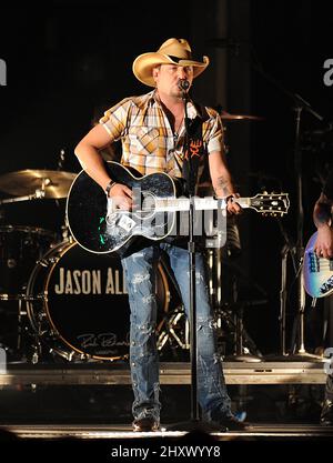 9 novembre 2011 Nashville, Tn. Jason Aldean i premi annuali CMA 45th che si tengono alla Bridgestone Arena Foto Stock