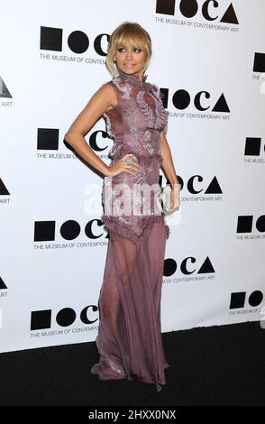 Nicole Richie durante il MOCA Gala 2011 "un Manifesto della vita degli artisti" tenuto presso la MOCA Grand Avenue di Los Angeles Foto Stock