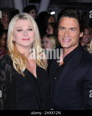 Rob Lowe e Sheryl Berkoff hanno partecipato alla prima di 'The Twilight Saga: Breaking Dawn - Part 1' a Los Angeles, USA. Foto Stock