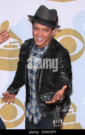 Bruno Mars nella sala stampa durante il concerto delle nomine Grammy a Los Angeles, USA. Foto Stock