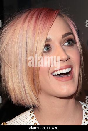 Katy Perry durante la celebrazione annuale del 'cambiamento comincia dentro' 3rd presentata dalla Fondazione David Lynch tenuta a LACMA, California Foto Stock