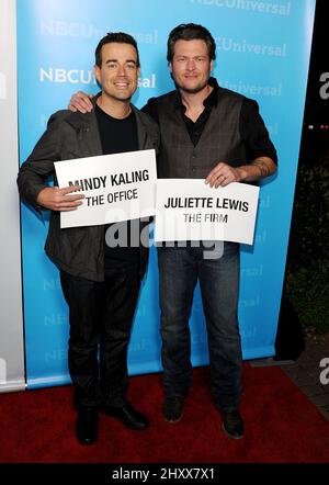 Carson Daly e Blake Shelton al NBC Universal Winter Tour All-Star Party, Pasadena, California Foto Stock