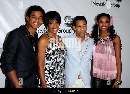 Trevor Jackson, Dawnn Lewis, Tyler James Williams e Coco Jones partecipano all'ABC TCA Winter Press Tour All-Star Party tenuto presso il Langham Huntington Hotel a Pasadena, USA. Foto Stock