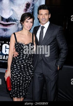 Wendy Moniz e Frank Grillo alla prima mondiale di 'The Gray' al Regency Cinemas di Los Angeles Foto Stock