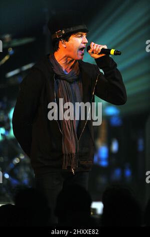 Stephan Perkins della band Third Eye Blind in tour al Brooklyn Arts Center, North Carolina Foto Stock