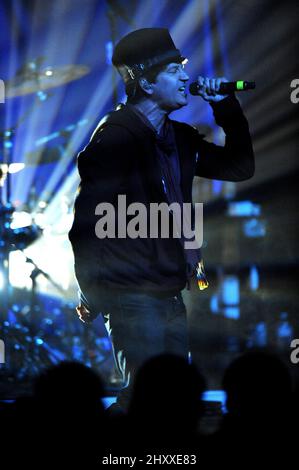 Stephan Perkins della band Third Eye Blind in tour al Brooklyn Arts Center, North Carolina Foto Stock