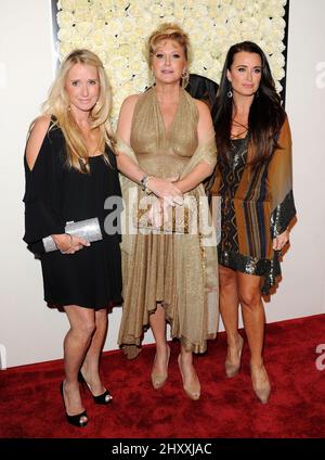 Kathy Hilton, Kyle Richards e Kim Richards durante il QVC Red Carpet Style Event che si tiene al Four Seasons, California Foto Stock