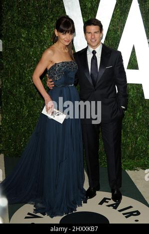 Katie Holmes e Tom Cruise partecipano al Vanity Fair Oscar Party 2012 che si tiene presso il Sunset Towers Hotel a Los Angeles, USA. Foto Stock