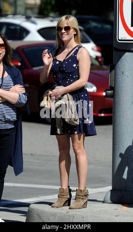 Reese Witherspoon è visto fuori e circa a Los Angeles, California Foto Stock