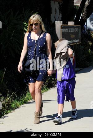 Reese Witherspoon è visto fuori e circa a Los Angeles, California Foto Stock