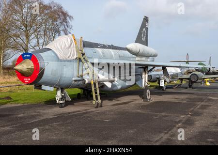 York.Yorkshire.United Kingdom.February 16th 2022.A l'aereo da caccia Lightning F6 è in mostra al museo dell'aria dello Yorkshire Foto Stock
