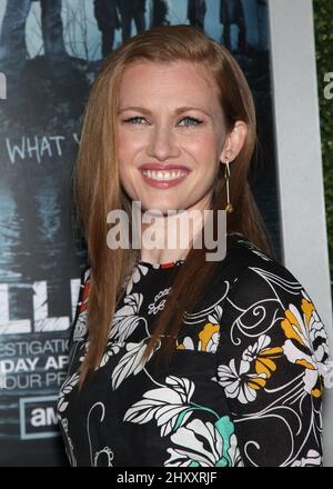 Mireille Enos partecipa alla prima stagione 'The Killing' 2 che si tiene al Teatro Arclight di Hollywood, Los Angeles, USA. Foto Stock