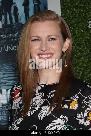 Mireille Enos partecipa alla prima stagione 'The Killing' 2 che si tiene al Teatro Arclight di Hollywood, Los Angeles, USA. Foto Stock